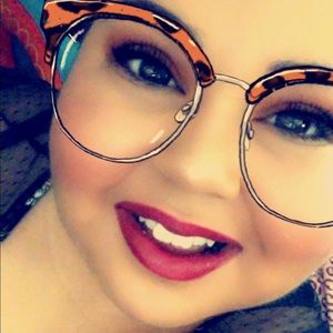 Meet your Posher, Gabriella